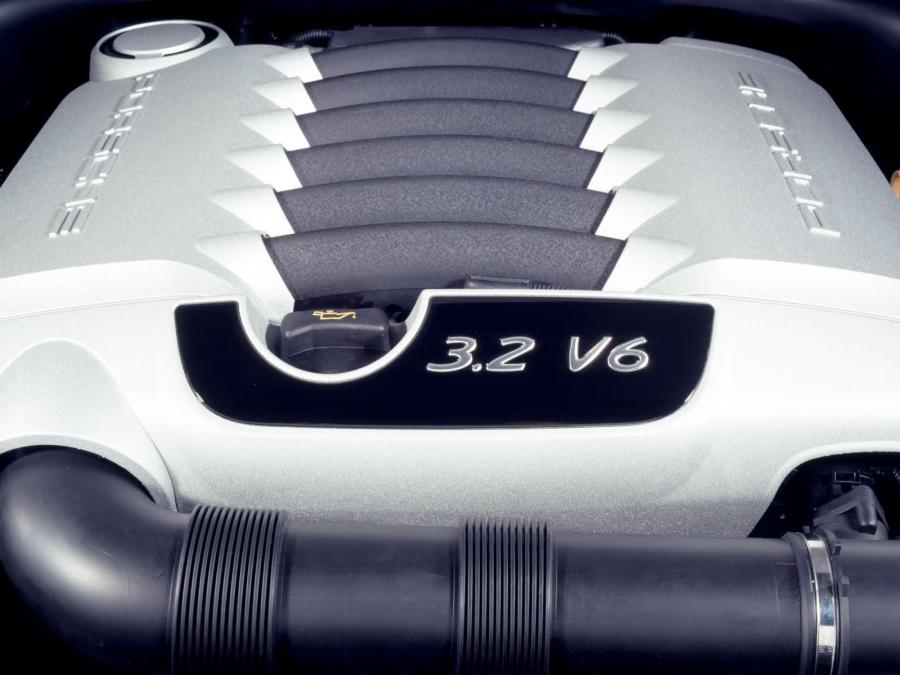  Porsche Cayenne V6 2004 года  (фото 2 из 7)